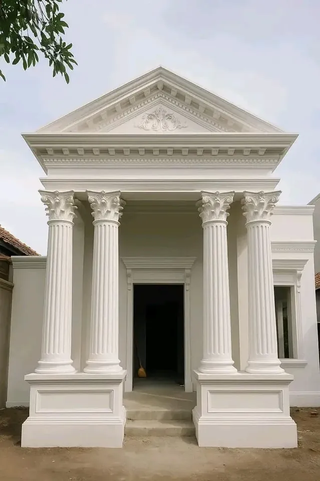 Portico empat pilar Corinthian