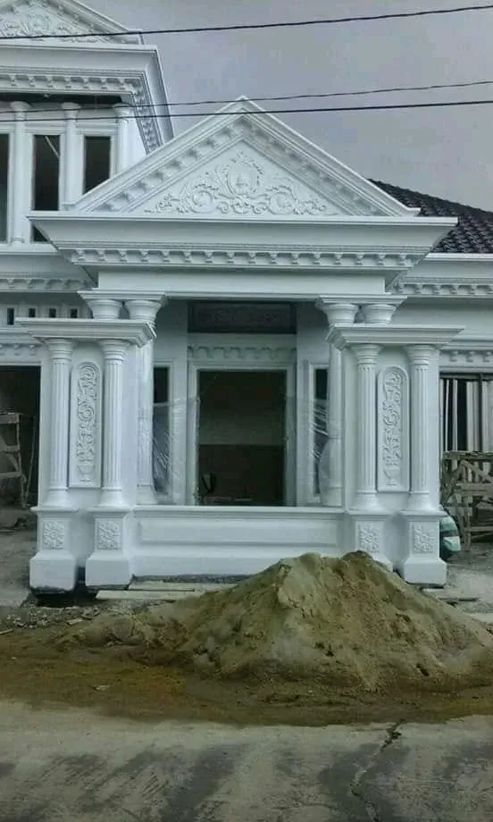 Contoh pilar Doric