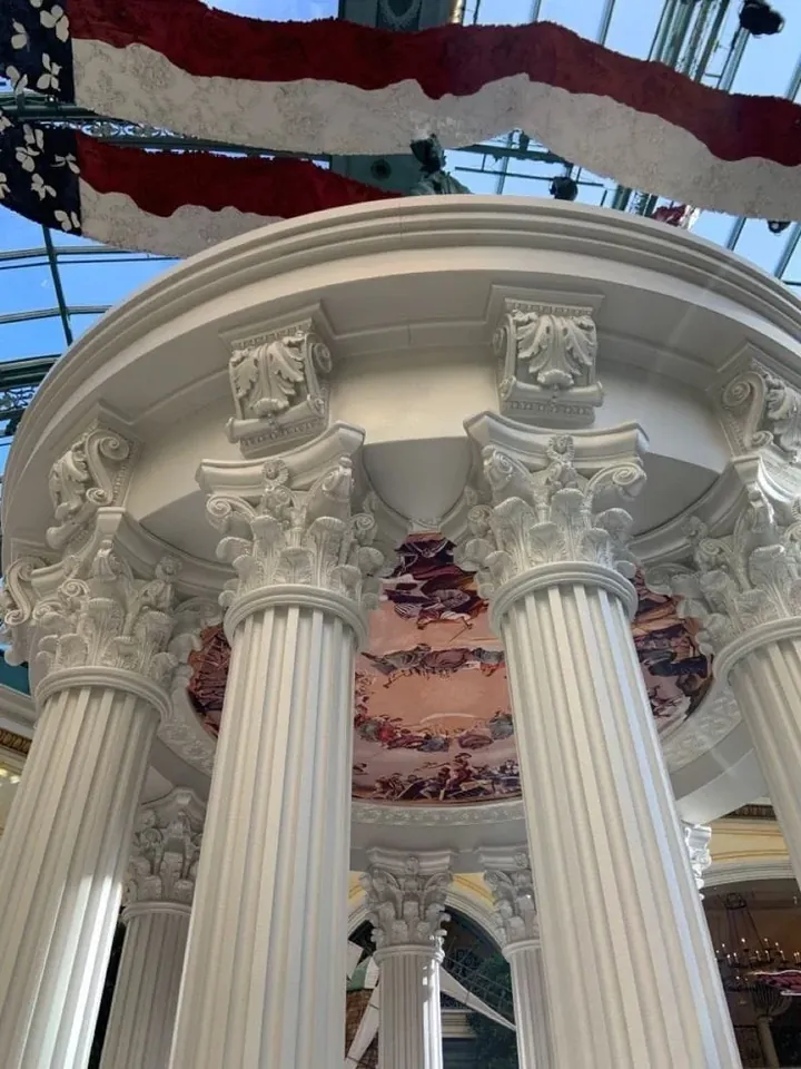 Rotunda Kubah & Kolom Melingkar